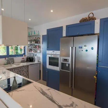 Villa White-blue Luxury 2 Pefkali