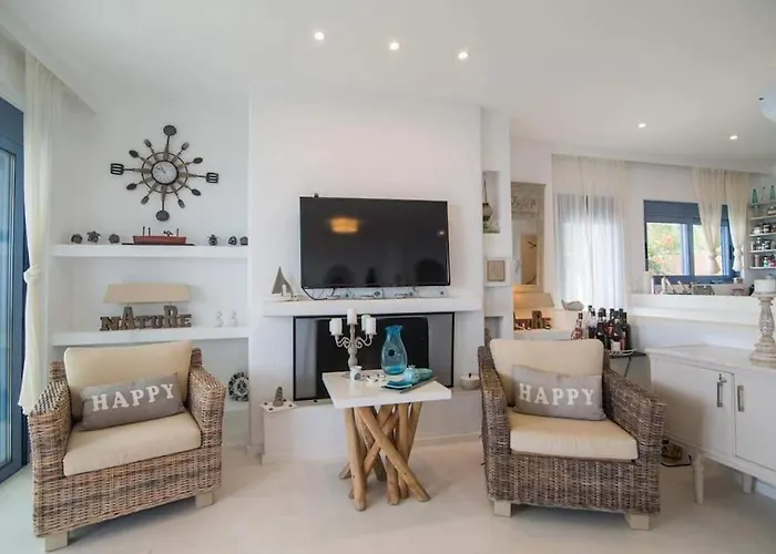 Villa White-blue Luxury 2 *