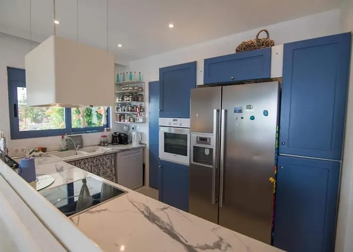 Villa White-blue Luxury 2 Pefkali