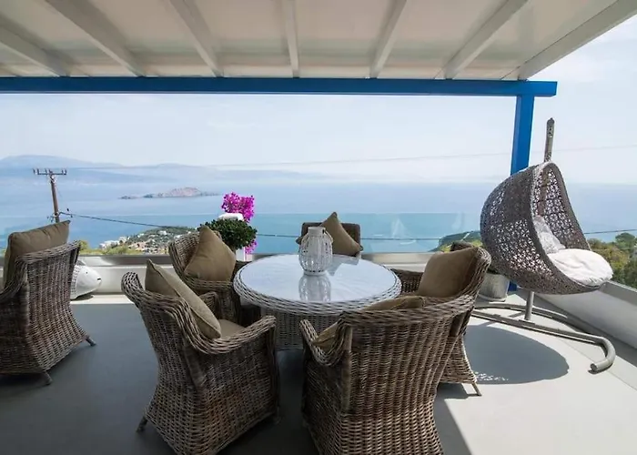 Villa White-blue Luxury 2 *